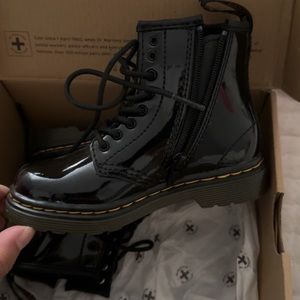TODDLER DR. MARTENS PATENT LEATHER BOOTS